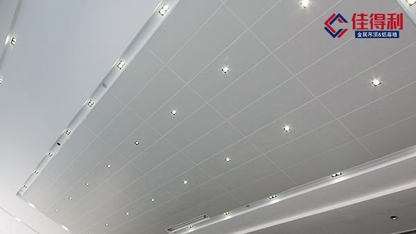 鋁扣板吸頂燈拆卸圖解如何操作？