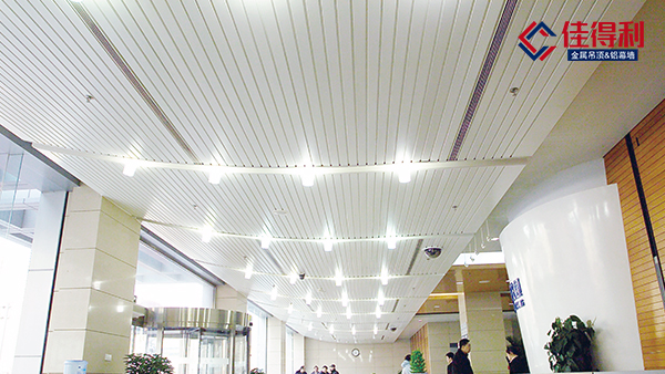 甲級(jí)寫字樓大堂鋁扣板 鋁條扣板怎么安裝