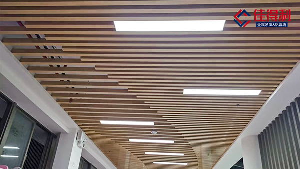 佳得利鋁方通的龍骨在應(yīng)用上的好處