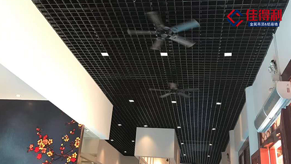 鋁格柵吊頂為何銷量大長？廠家?guī)湍惴治鍪蹆r(jià)標(biāo)準(zhǔn)